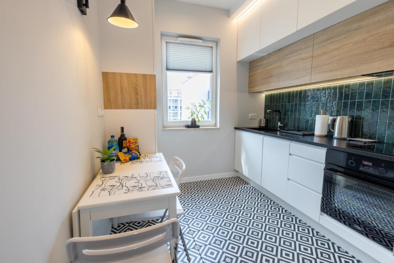 Bielany Apart Joanny Obok Metra Warsaw Exterior photo